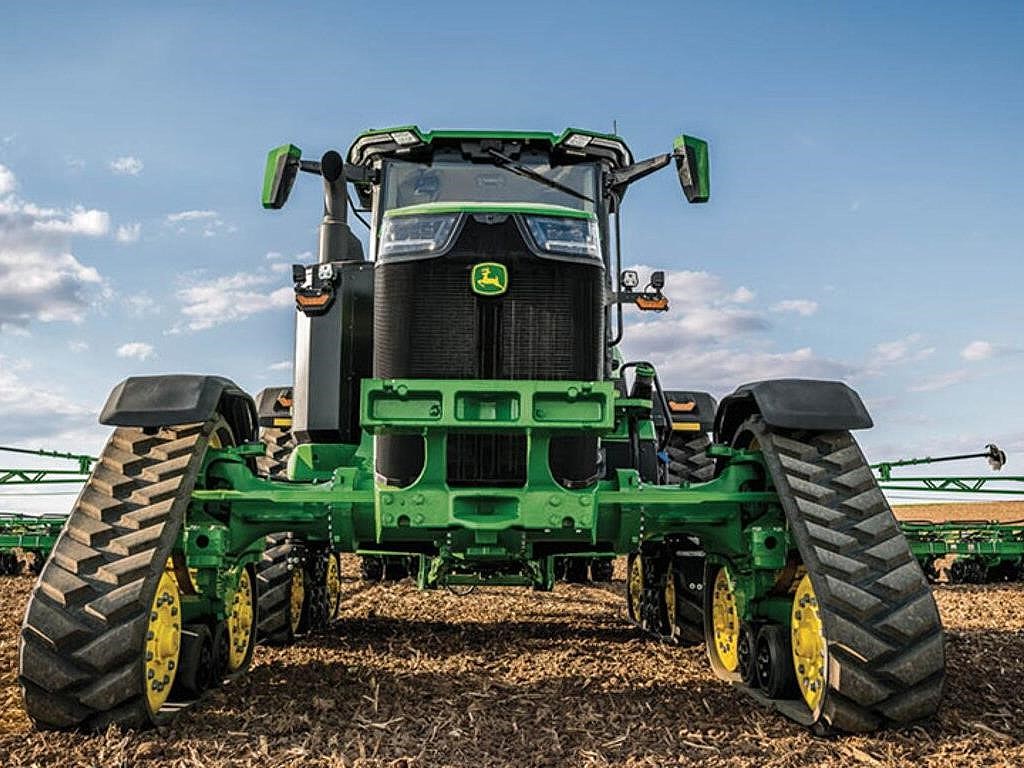 2020 red dot product design award，John Deere 8R-Series，Tractor，Crawler type，8R / 8RT / 8RX，