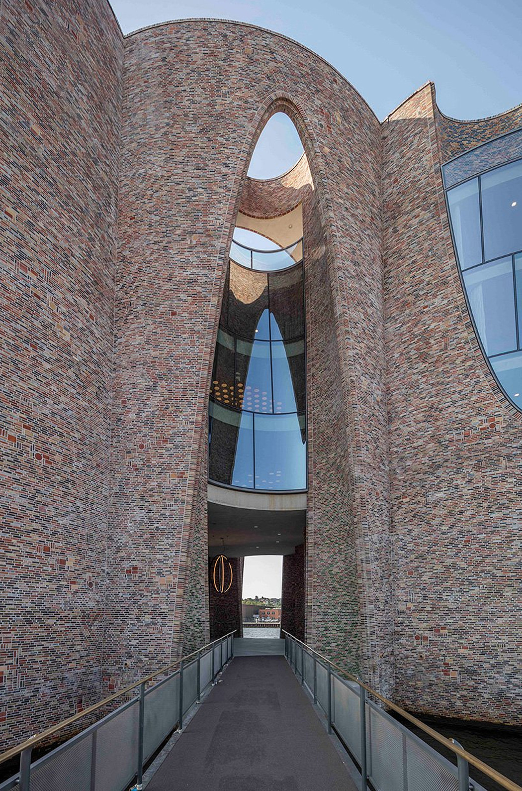 Architecture，brick，modern，grand，