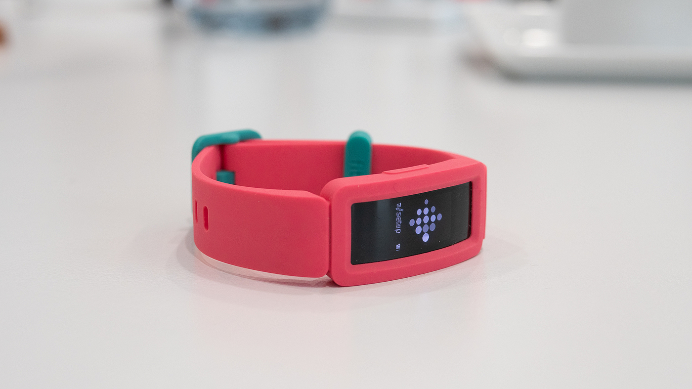 SPORTS BRACELET，Fitbit Ace 2，Electronics，2020 red dot product design award，