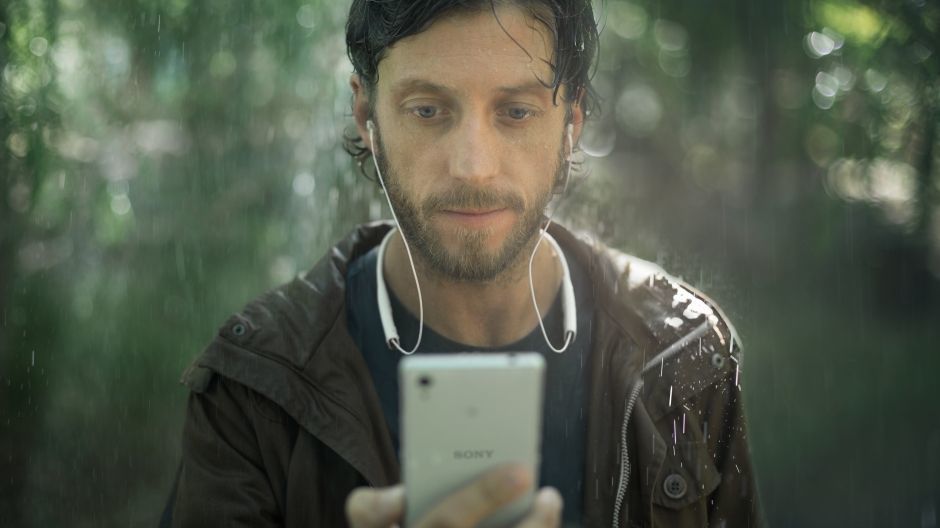 product design，industrial design，headset，Simplicity，originality，