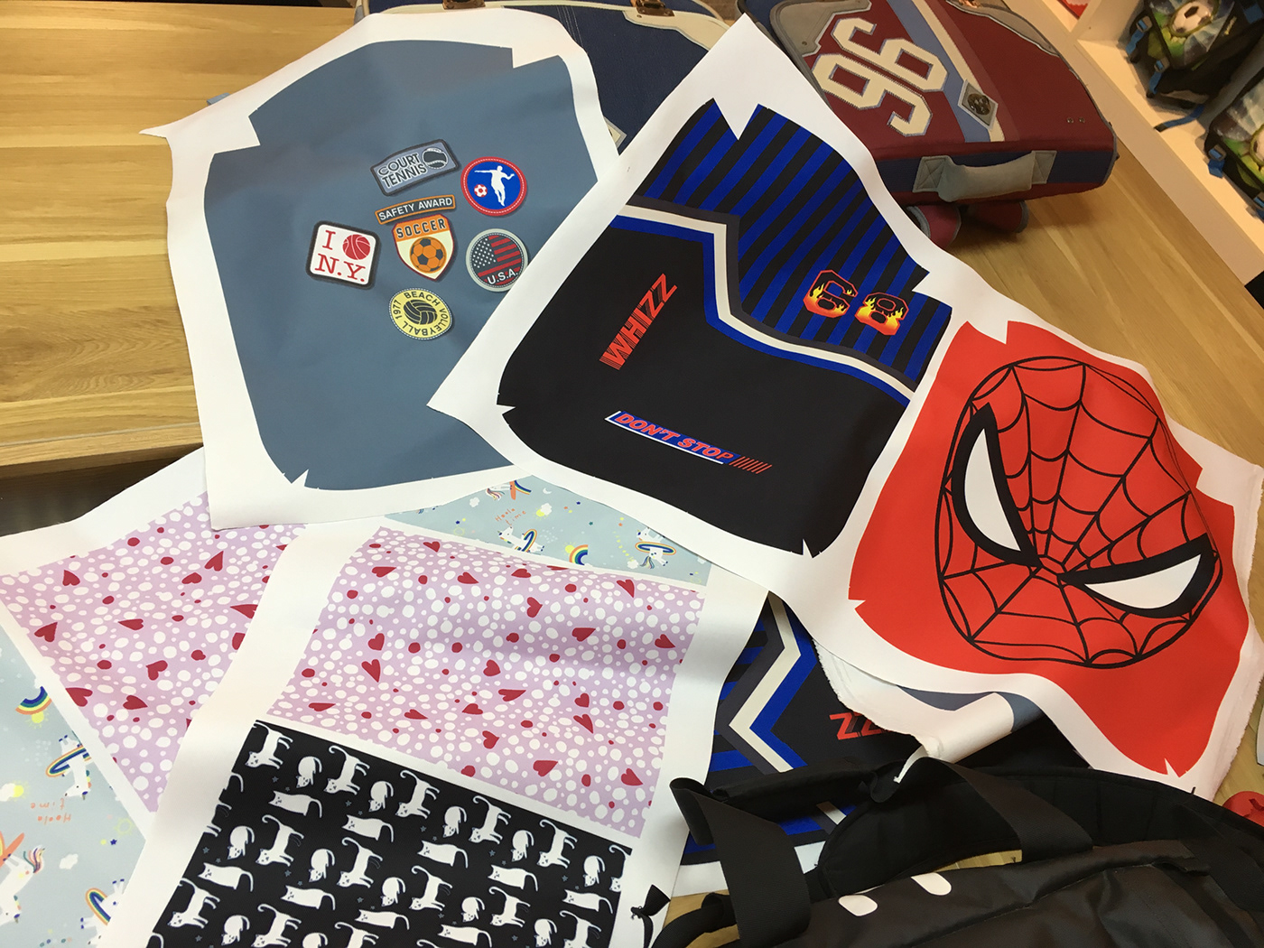 CARREFOUR，Schoolbag design，Hand drawn，