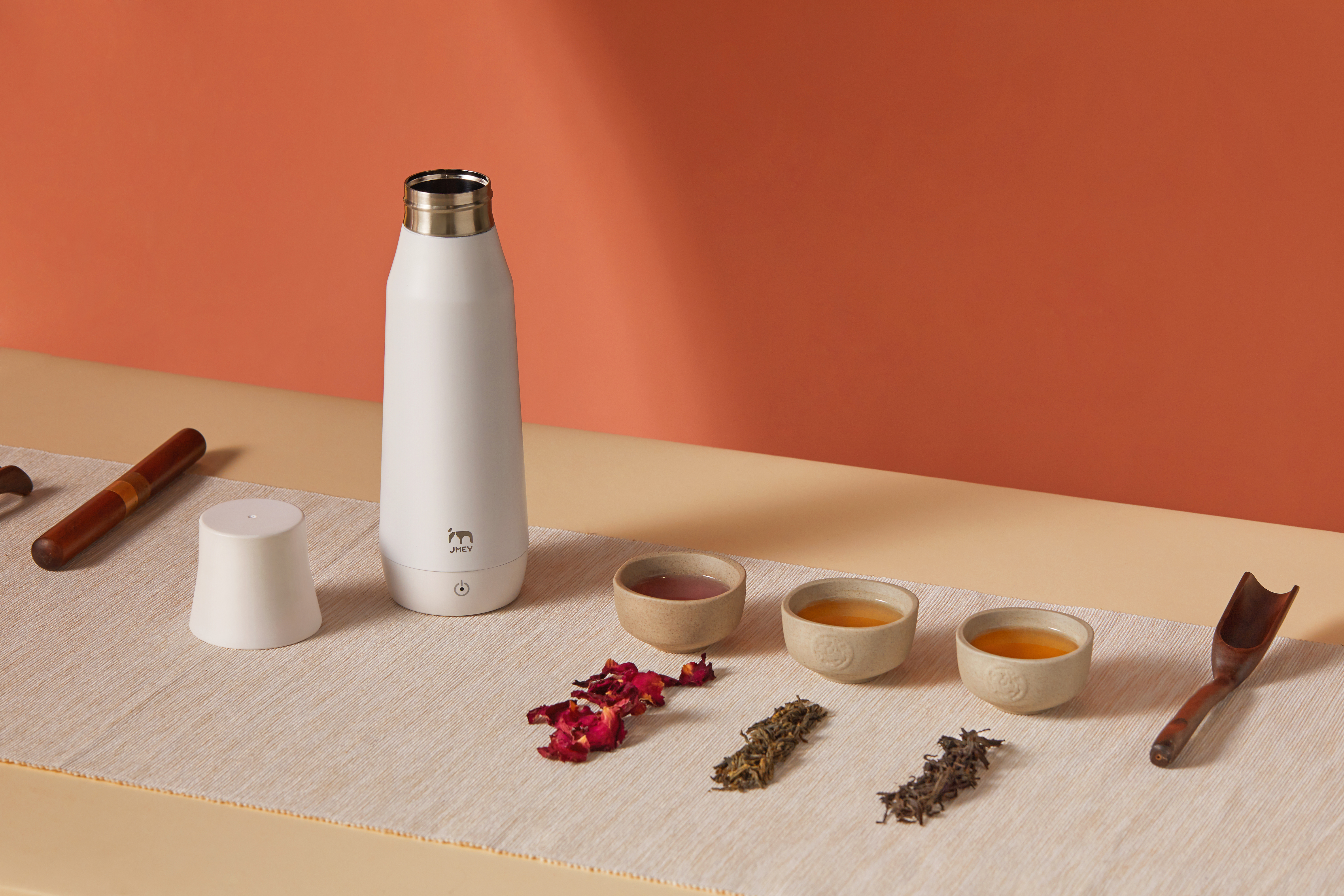 Water cup，Heating cup，Double vacuum，Mobile phone temperature regulation，