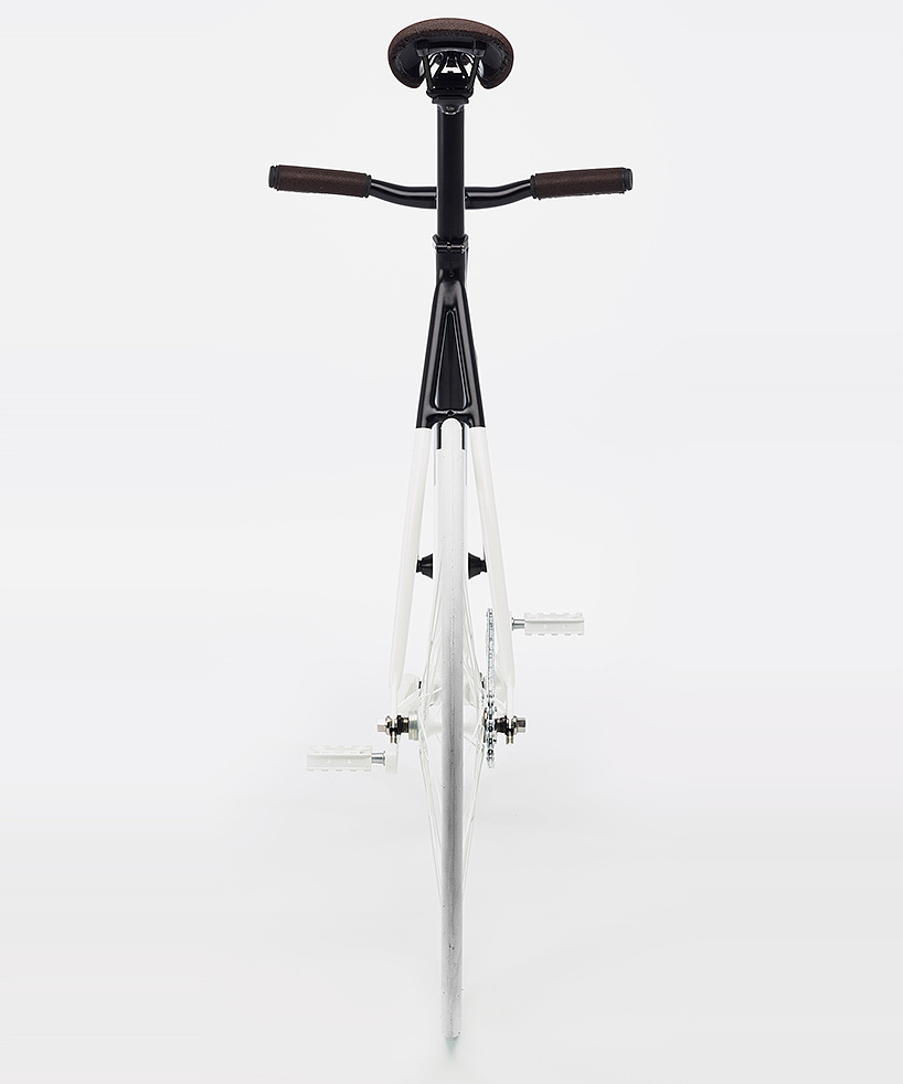 Simplicity，black and white，Bicycle，vehicle，environment protection，