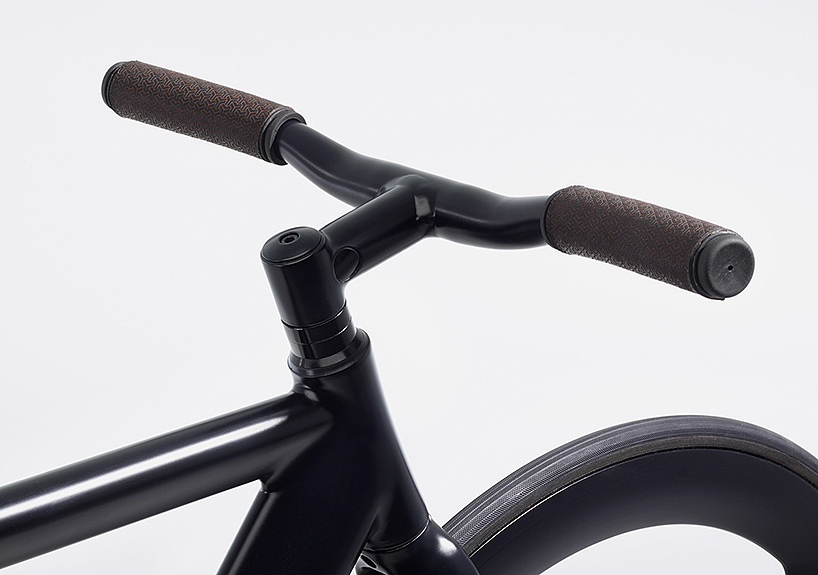 Simplicity，black and white，Bicycle，vehicle，environment protection，