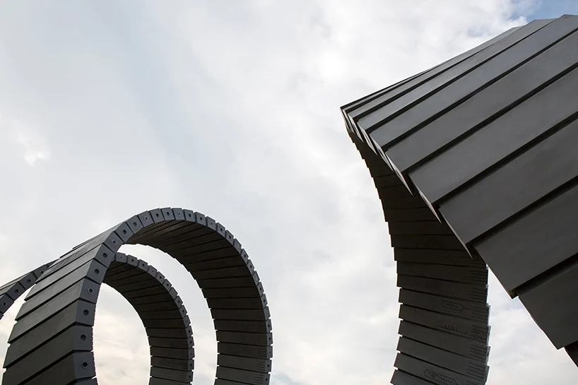 Scroll，annular，sculpture of art，park，glass fibre，