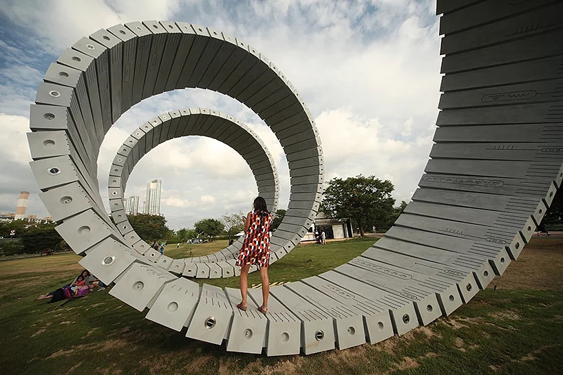 Scroll，annular，sculpture of art，park，glass fibre，
