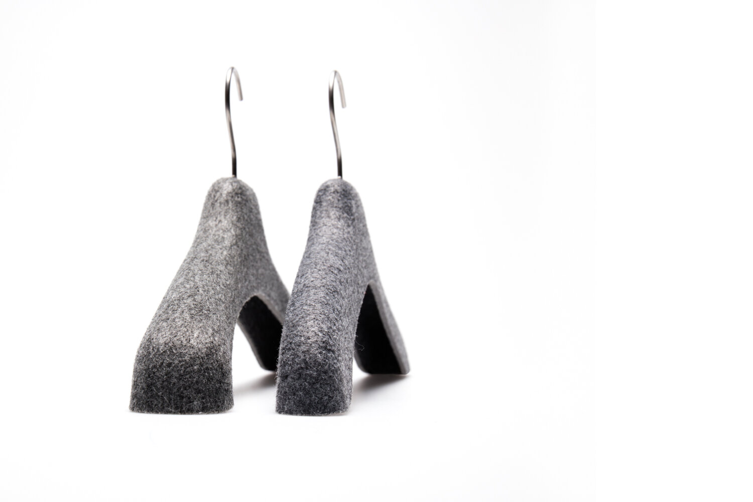 2020 red dot product design award，WOH Felt Hanger，coat hanger，felt，PET fiber，stainless steel，3D thermoforming，