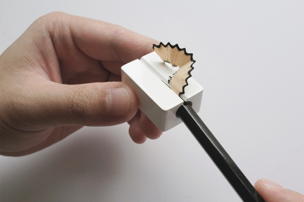 MUJI，Clock，lamp，book，pencil sharpener，Socket，