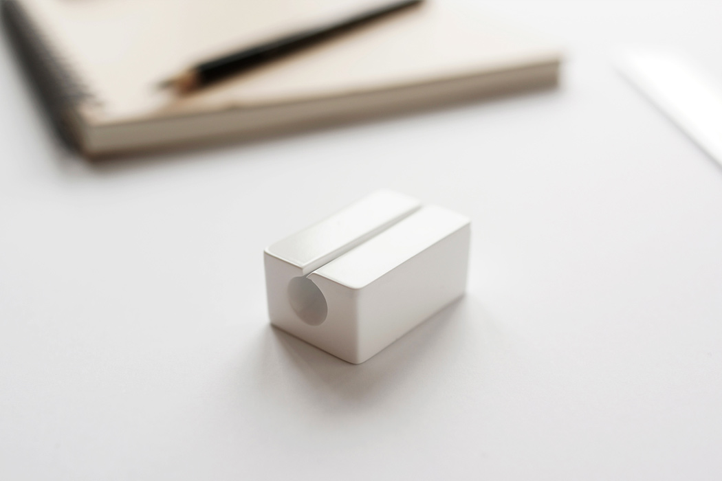 MUJI，Clock，lamp，book，pencil sharpener，Socket，