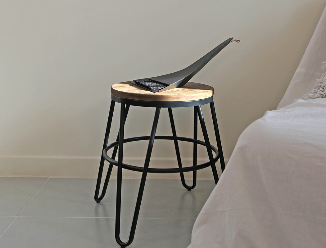 MUJI，Clock，lamp，book，pencil sharpener，Socket，