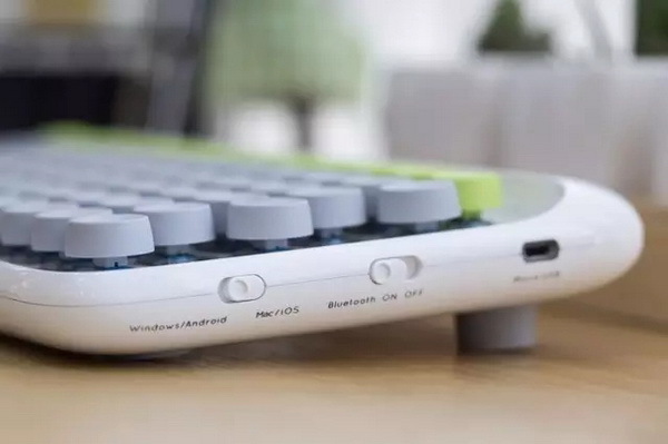 innovate，product design，to work in an office，keyboard，comfortable，