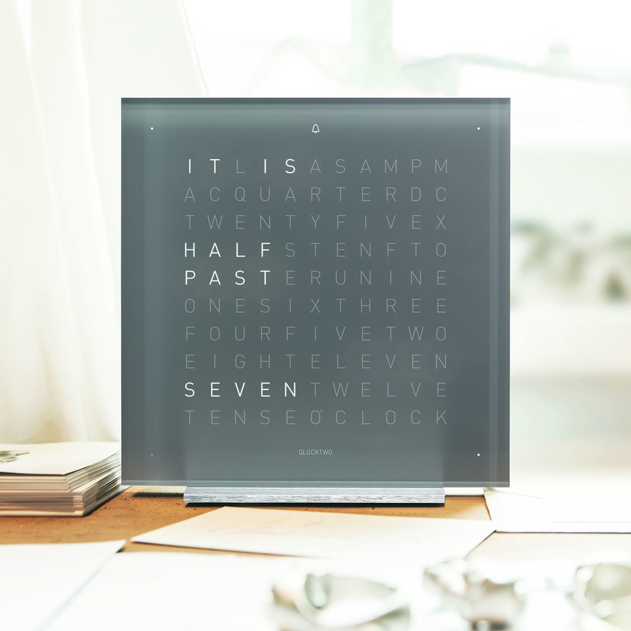 2020 red dot product design award，alarm clock，Clock，time，QLOCKTWO® Touch Pure，magnet，lighting，app，