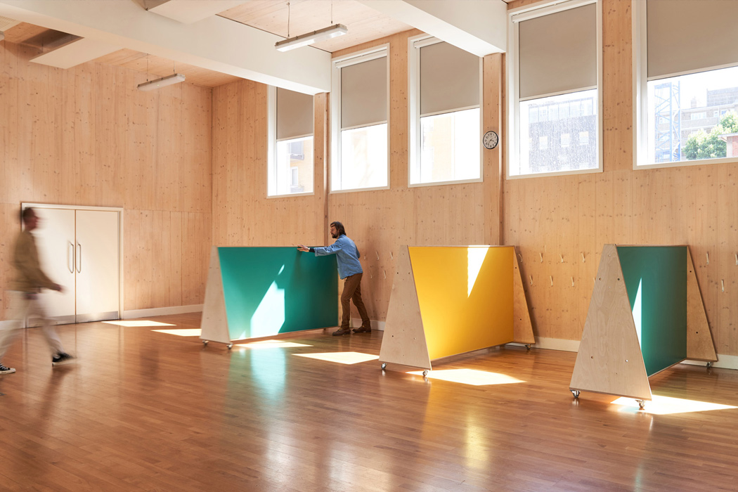 Administrative Area，wearable devices ，chair，quarantine，