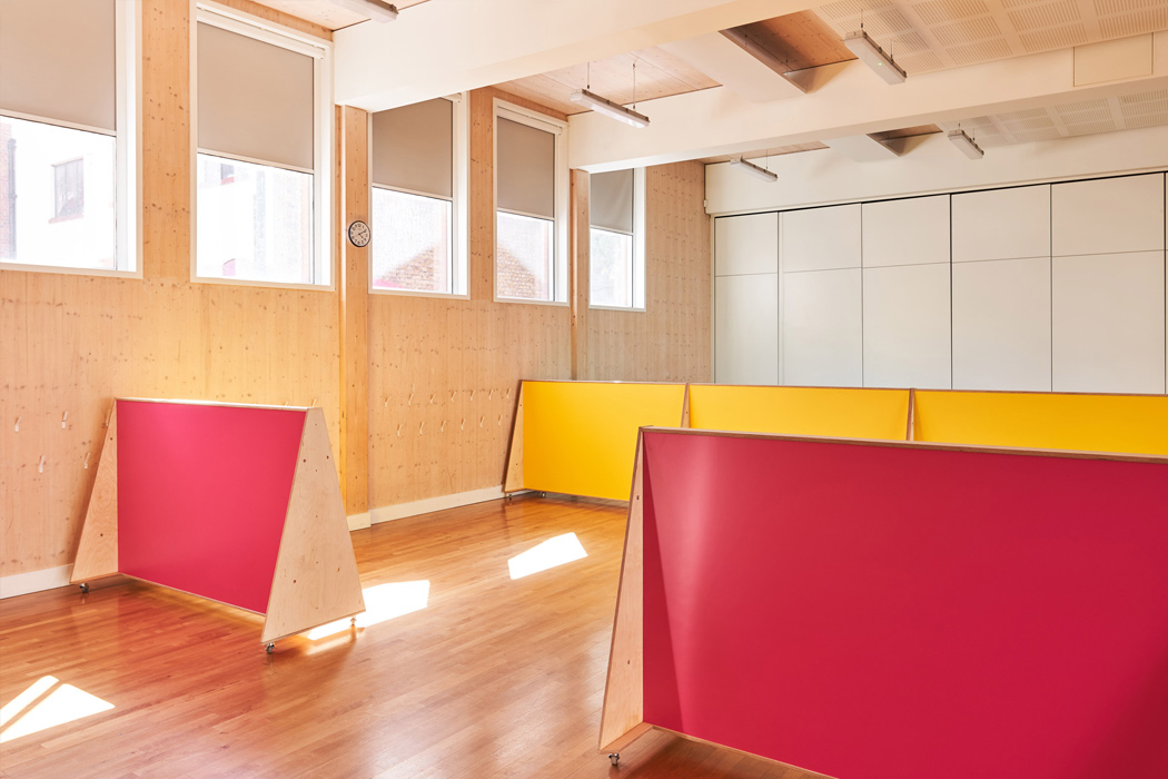 Administrative Area，wearable devices ，chair，quarantine，