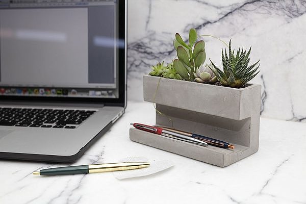 beautiful，pen container，Penholder，Creative design，Office Supplies，