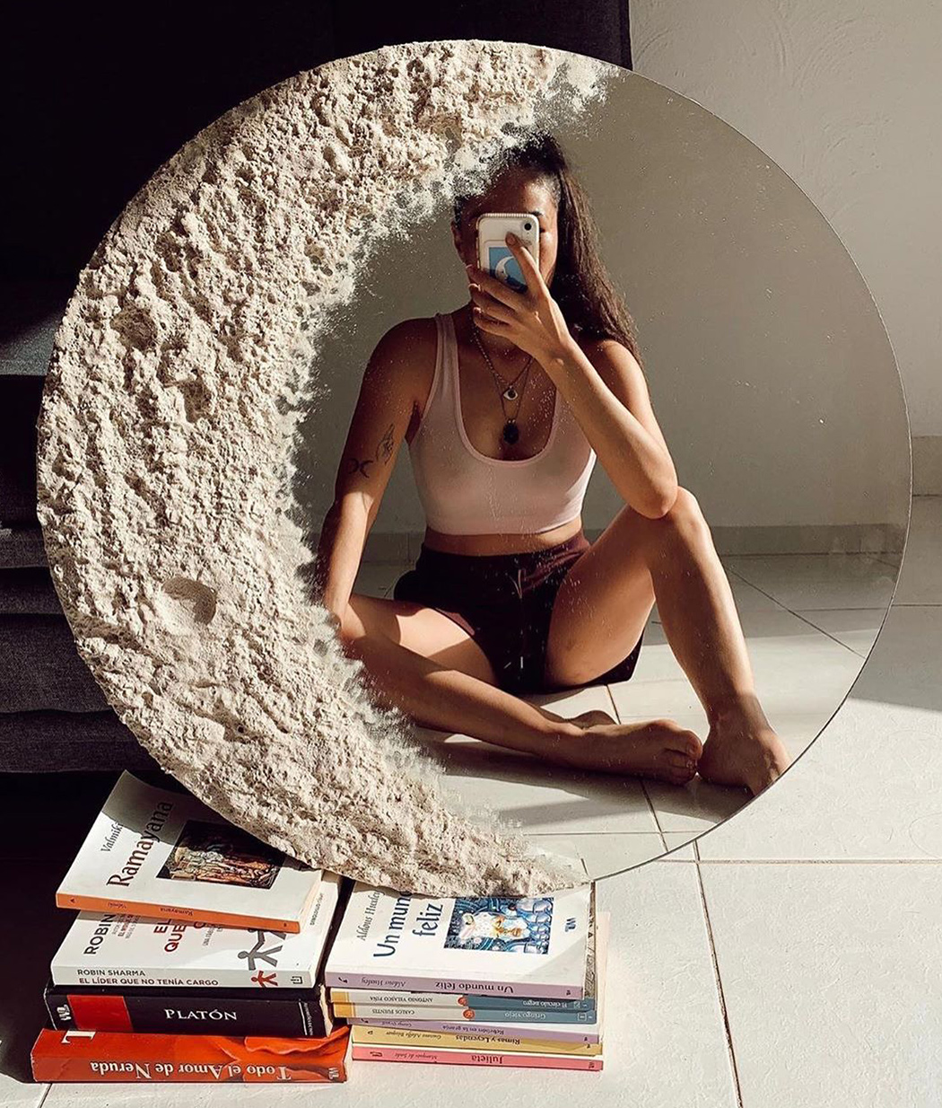 mirror，moon，fashion，romantic，