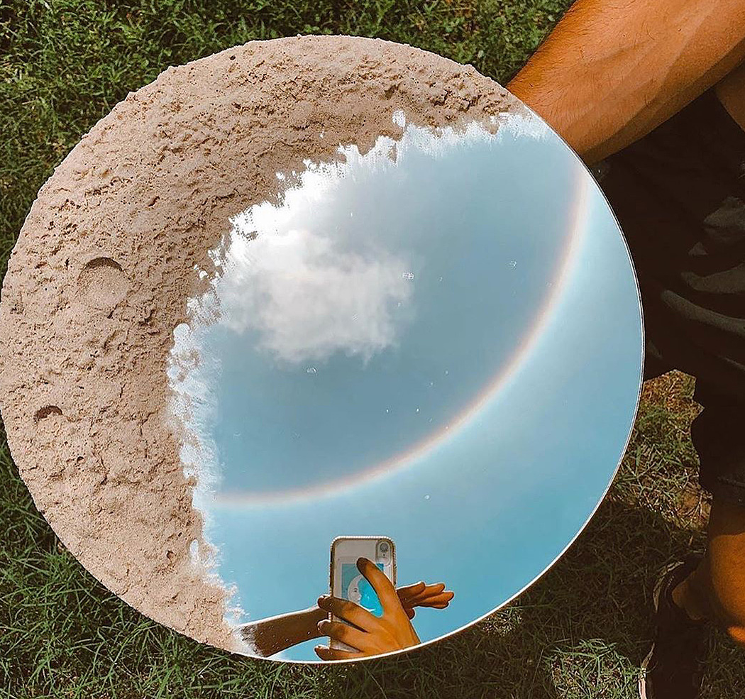 mirror，moon，fashion，romantic，