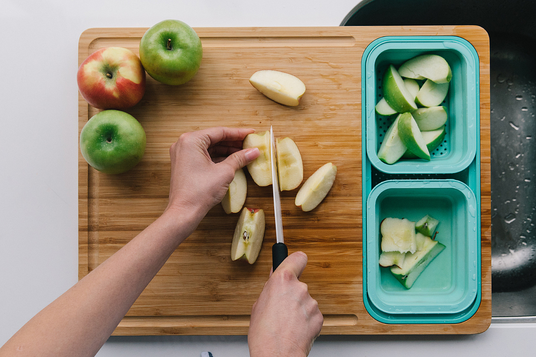 a chopping board，healthy，Bamboo，environment protection，container，