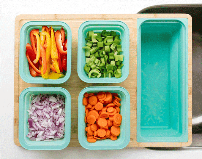 a chopping board，healthy，Bamboo，environment protection，container，