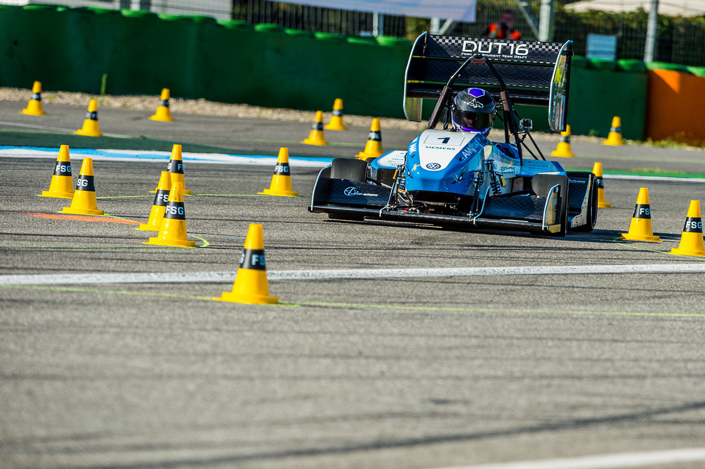 Lightweight，High performance，Four wheel drive，product design，industrial design，