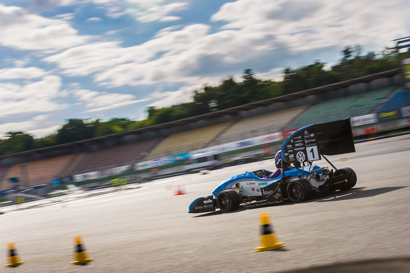 Lightweight，High performance，Four wheel drive，product design，industrial design，