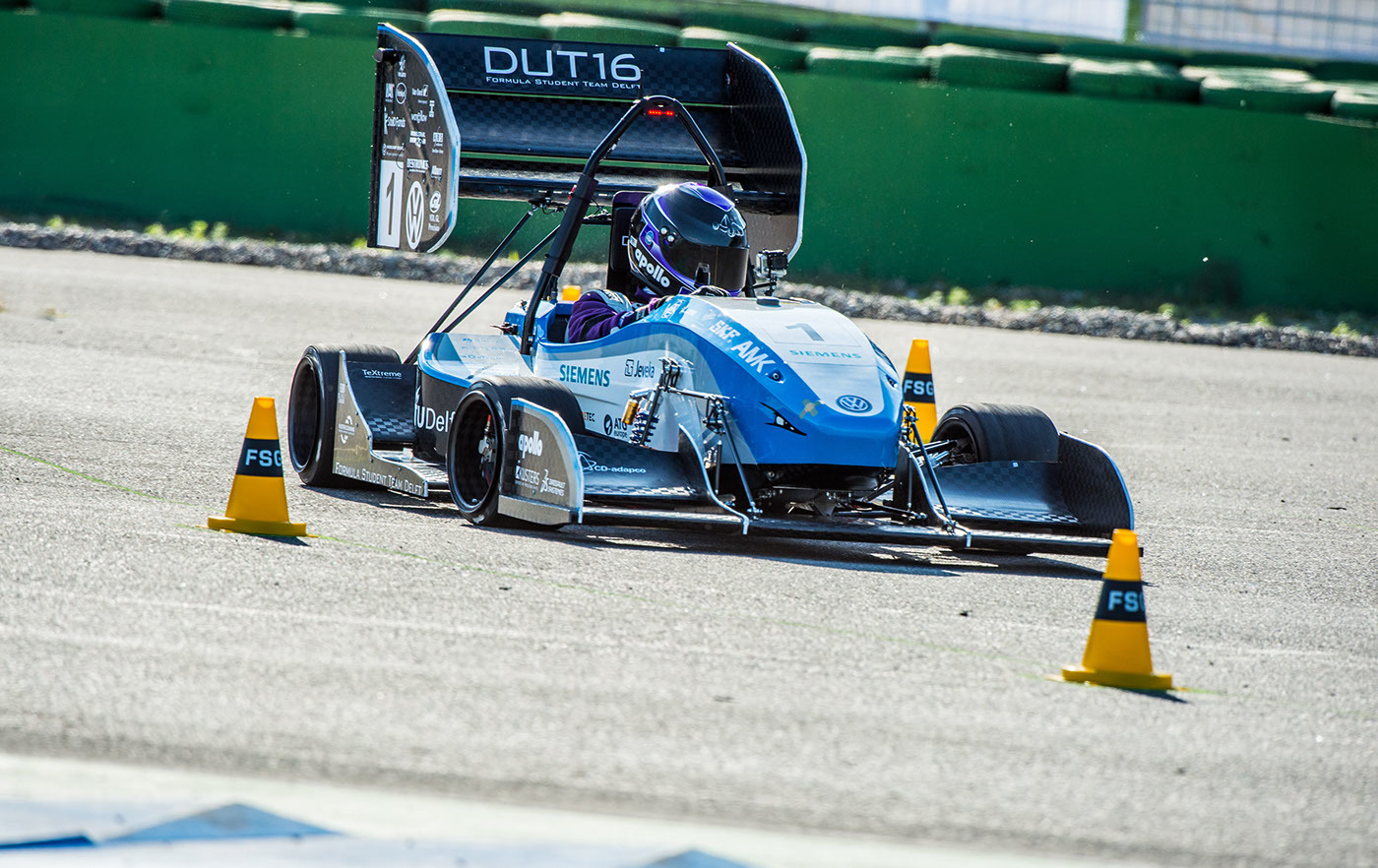 Lightweight，High performance，Four wheel drive，product design，industrial design，