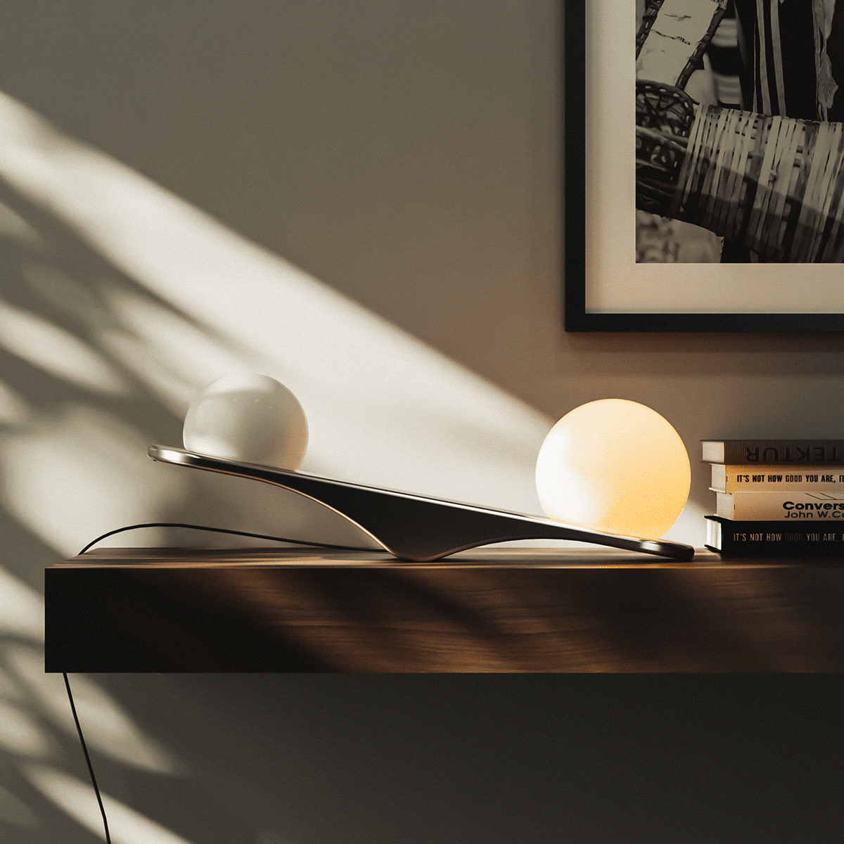 Desk lamp，natural，balance，circular，