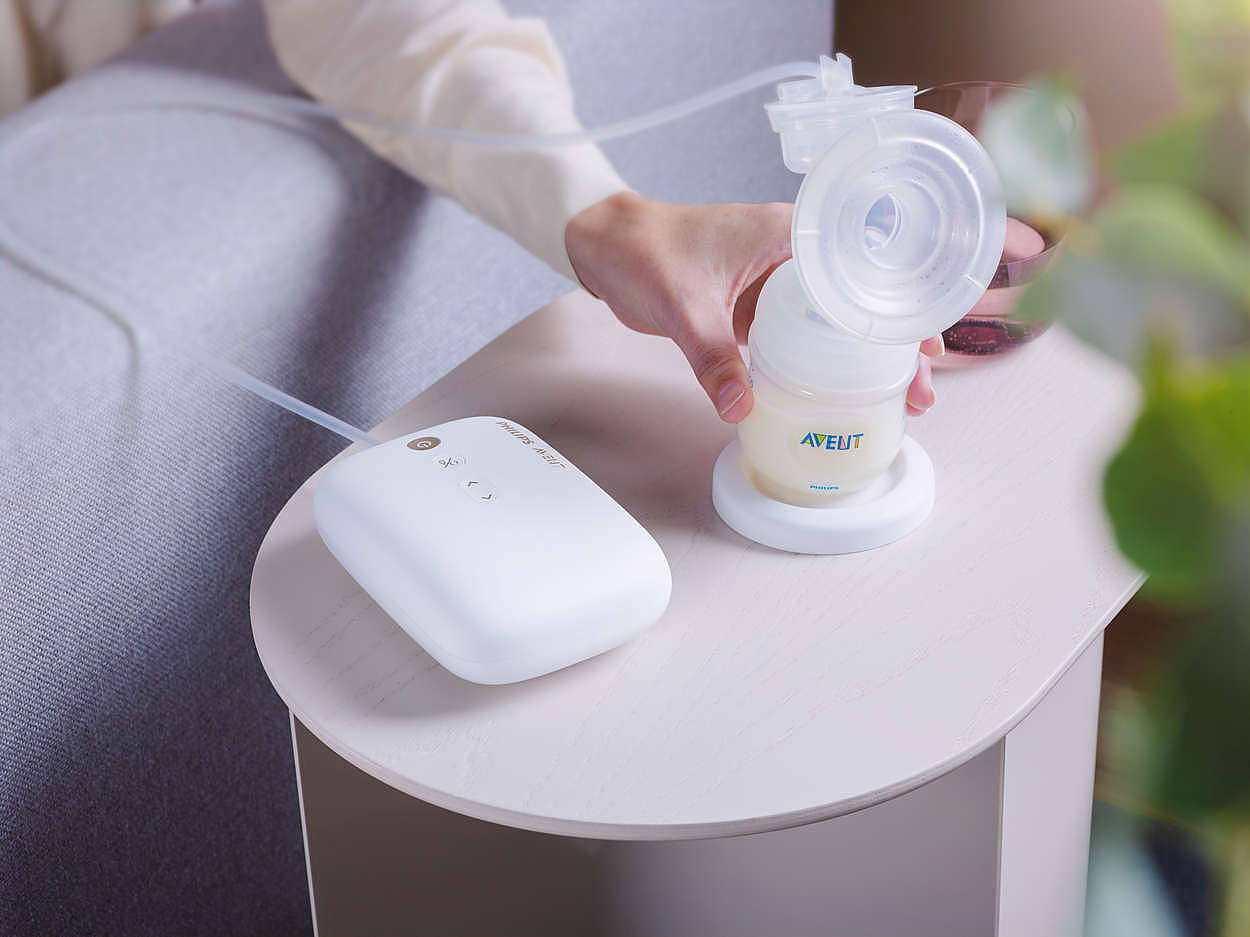 Double electric breast pump，Philips comes，Maternal and infant products，2020 red dot product design award，