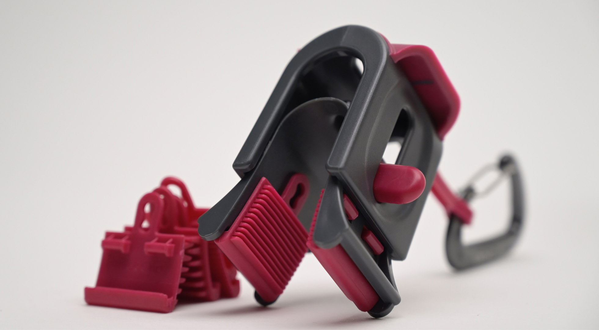 2020 red dot product design award，ZPUR，Shoe clip，carry，