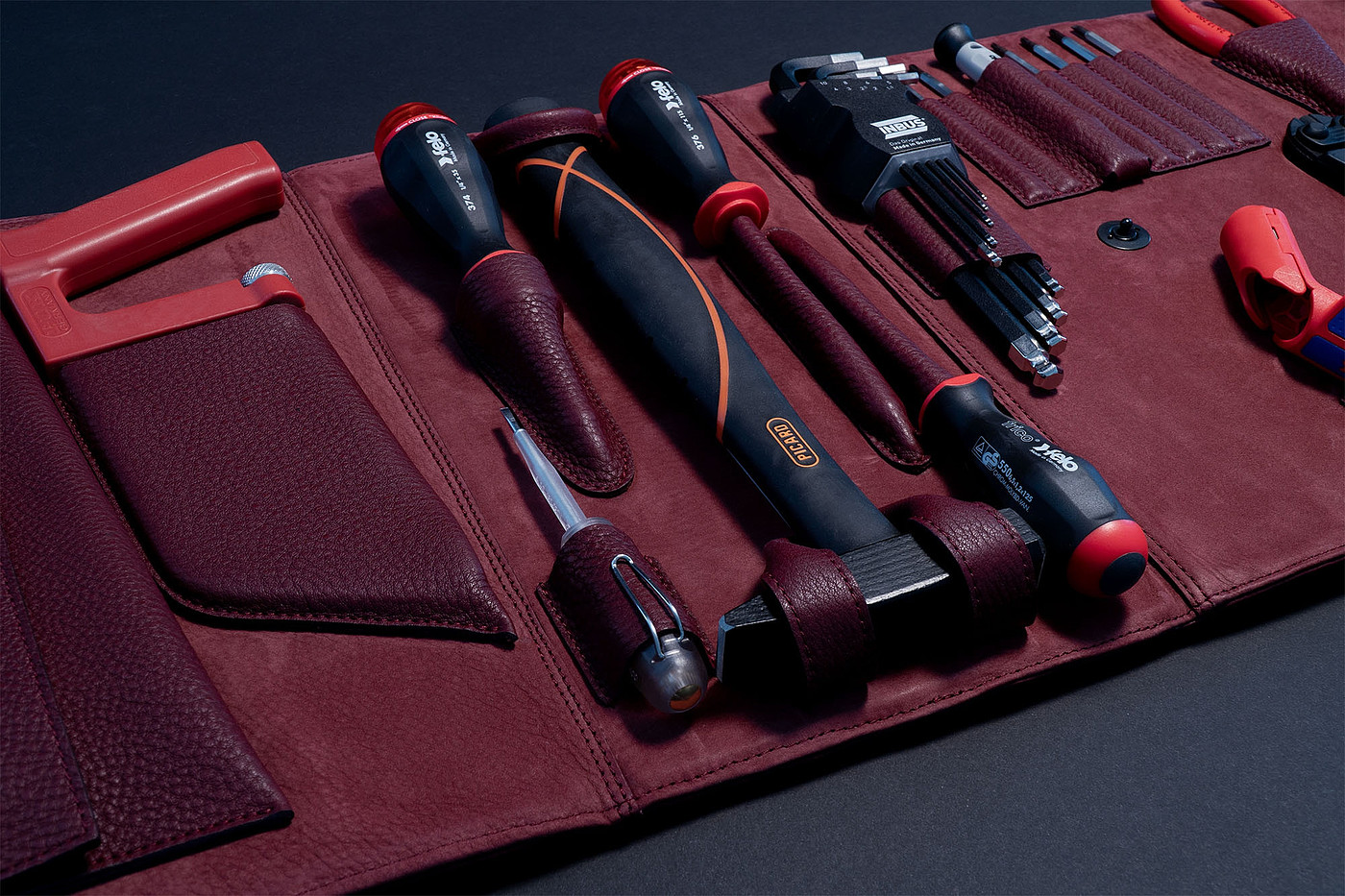 2020 red dot product design award，GERONIMOX，Leatherwear，Tool set，German system，