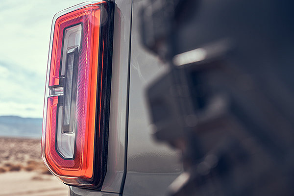 advertisement，Photography，automobile，Off-road vehicle，BRONCO，Ford，
