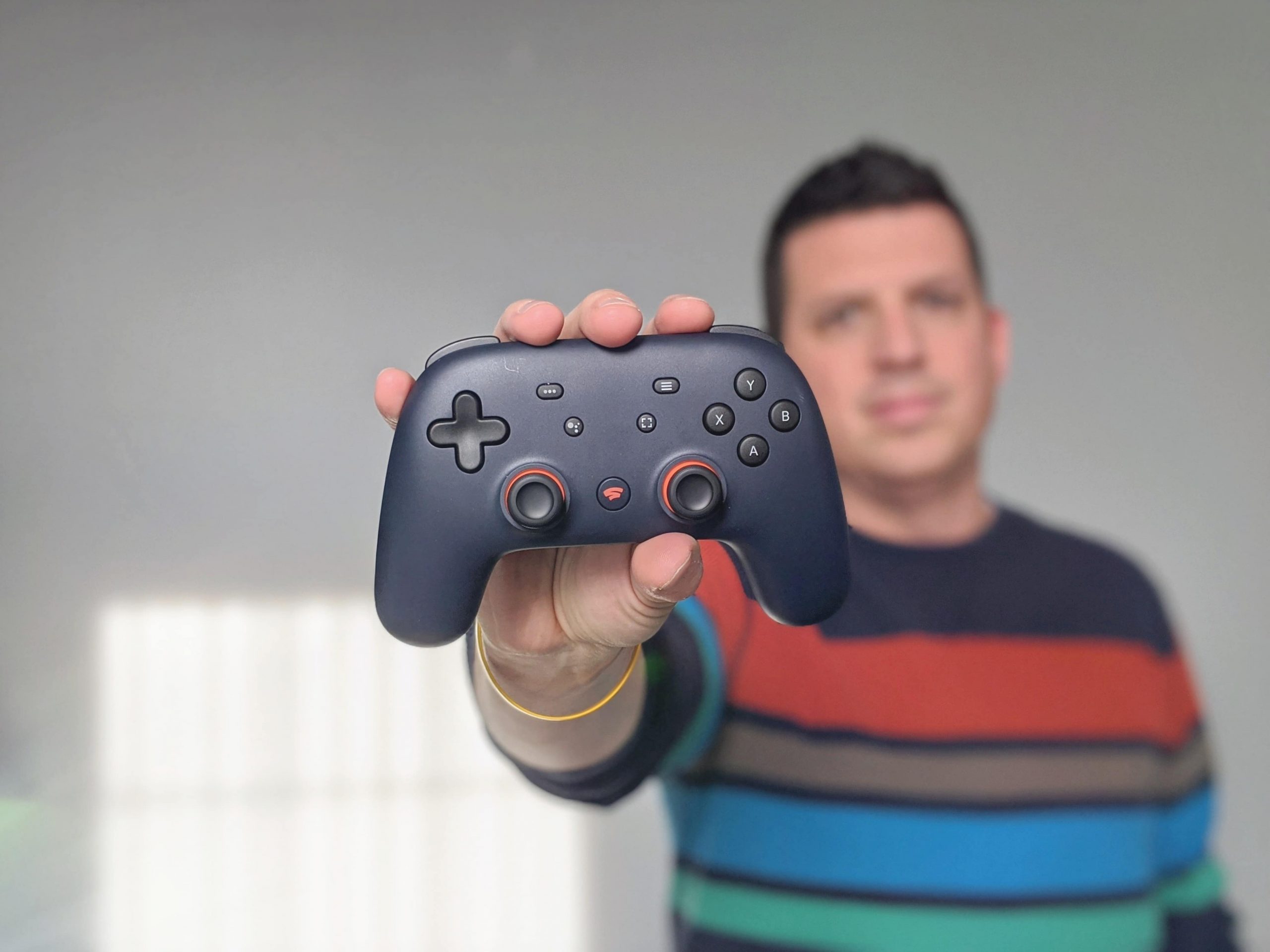 Game handle，google，Electronics，2020 red dot product design award，