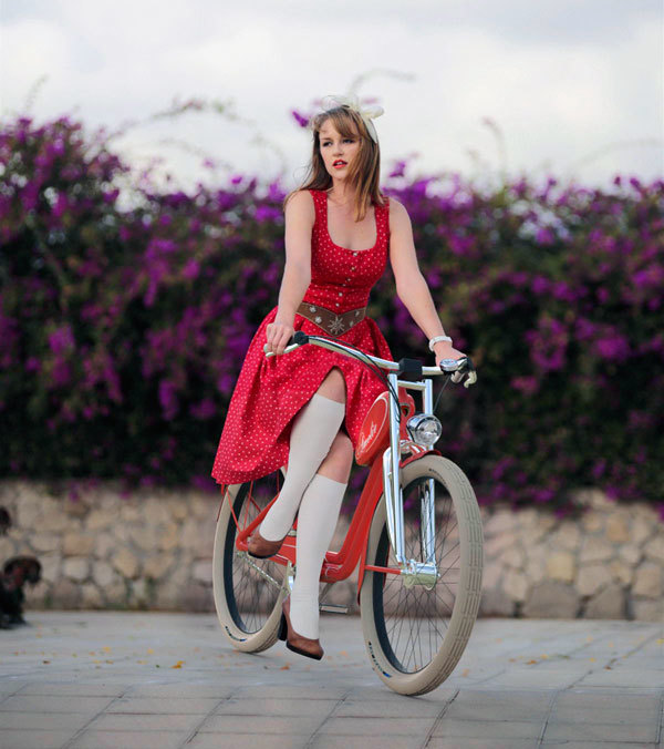 product design，industrial design，Bicycle，Receive，girl，