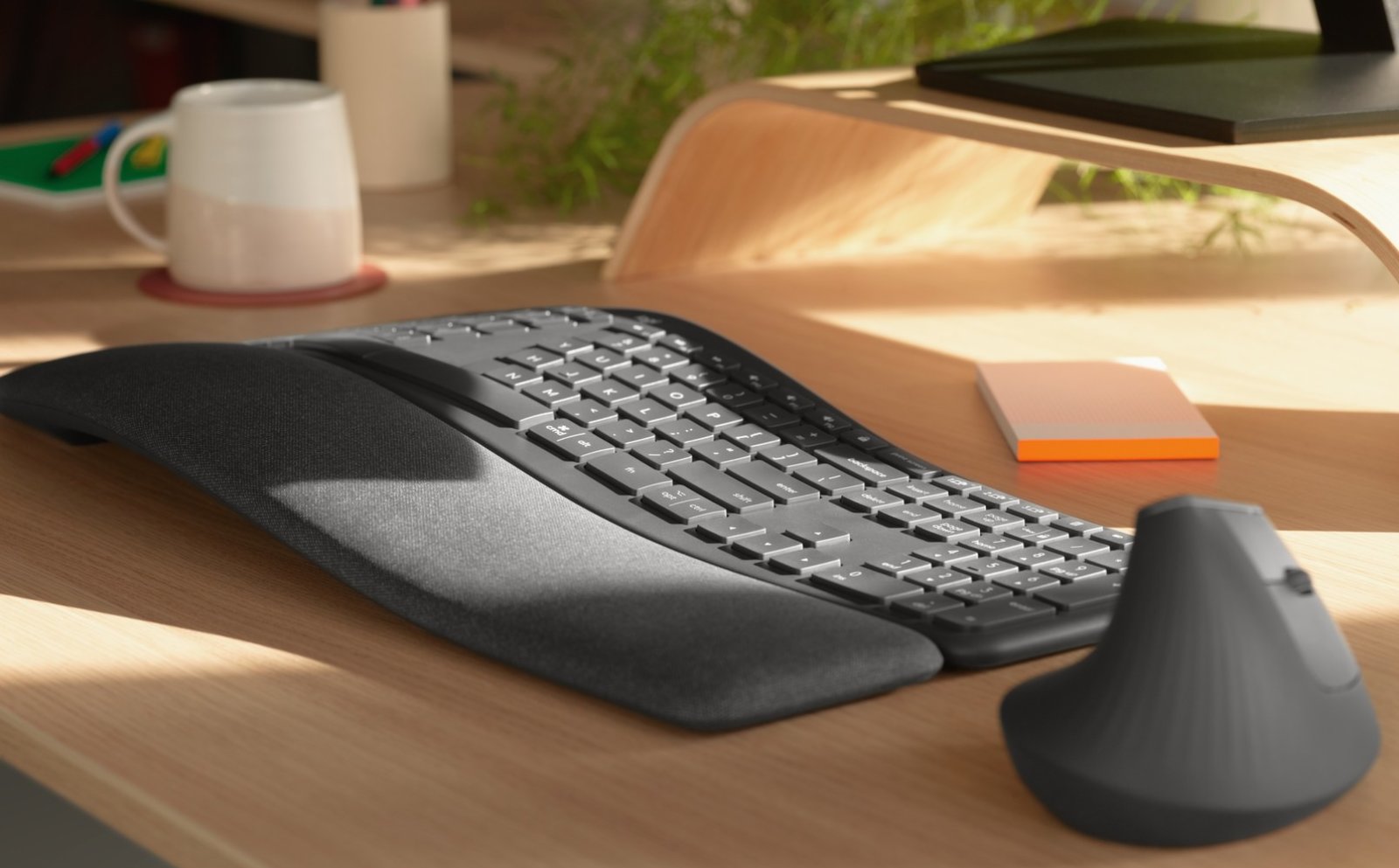 2020 red dot product design award，Logitech，Logitech Ergo K860，keyboard，Ergonomics，bend，Soft fabric，