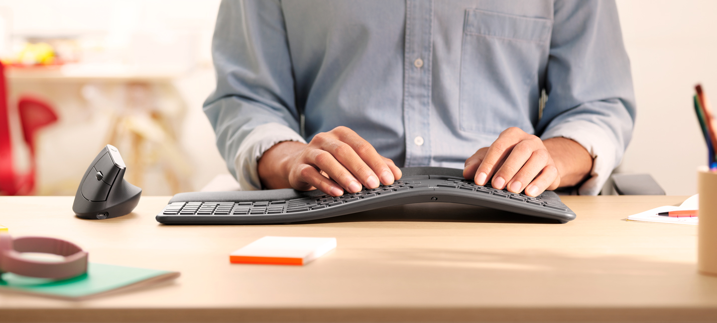 2020 red dot product design award，Logitech，Logitech Ergo K860，keyboard，Ergonomics，bend，Soft fabric，