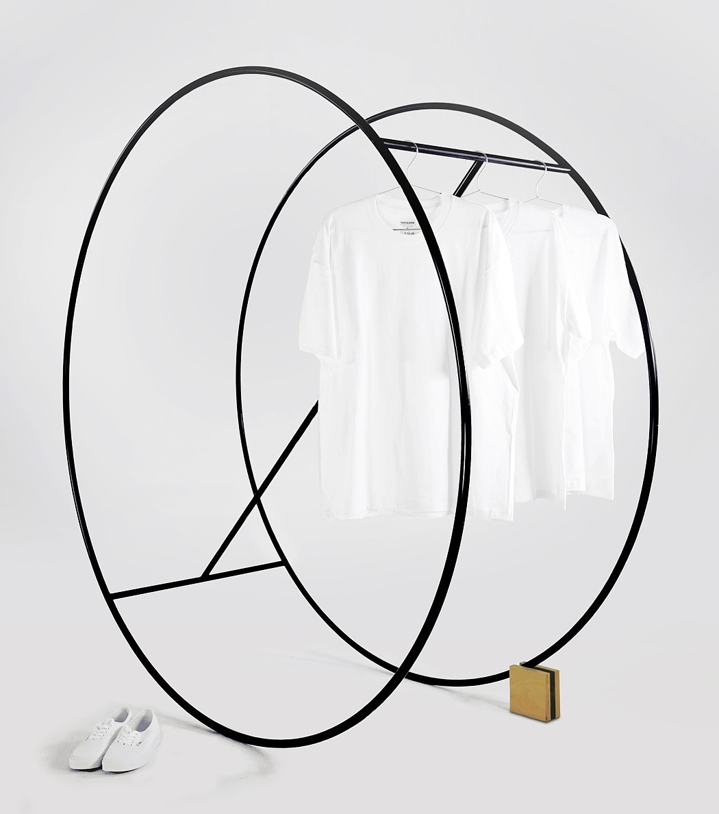 Table，coat hanger，black，wood，