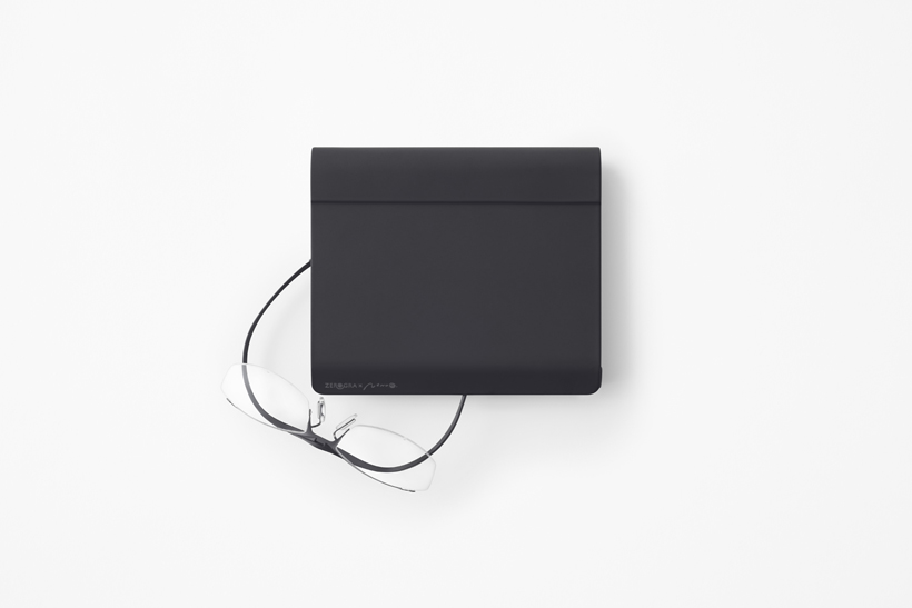 glasses，Material application，Sato Da，By bending thin titanium plates without hinges, excellent，