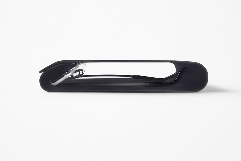 glasses，Material application，Sato Da，By bending thin titanium plates without hinges, excellent，