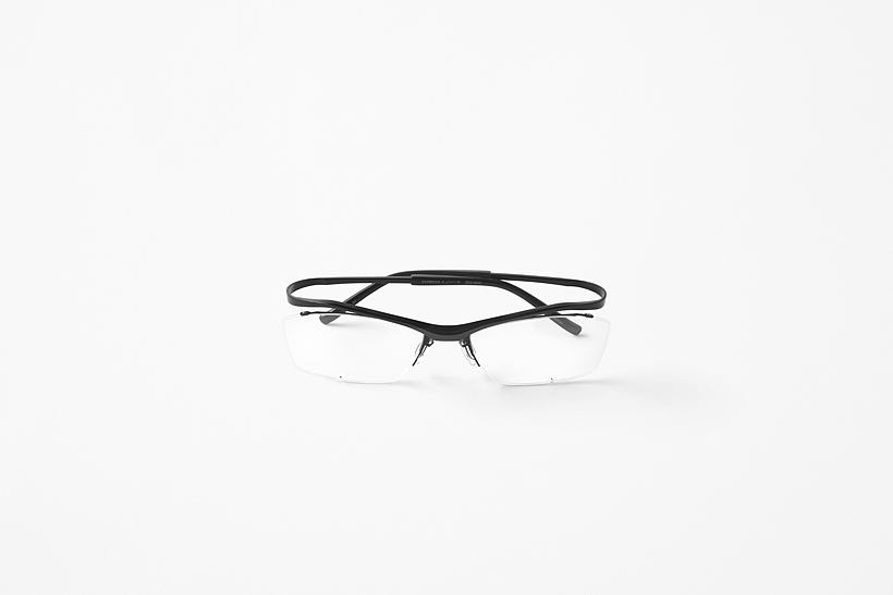 glasses，Material application，Sato Da，By bending thin titanium plates without hinges, excellent，
