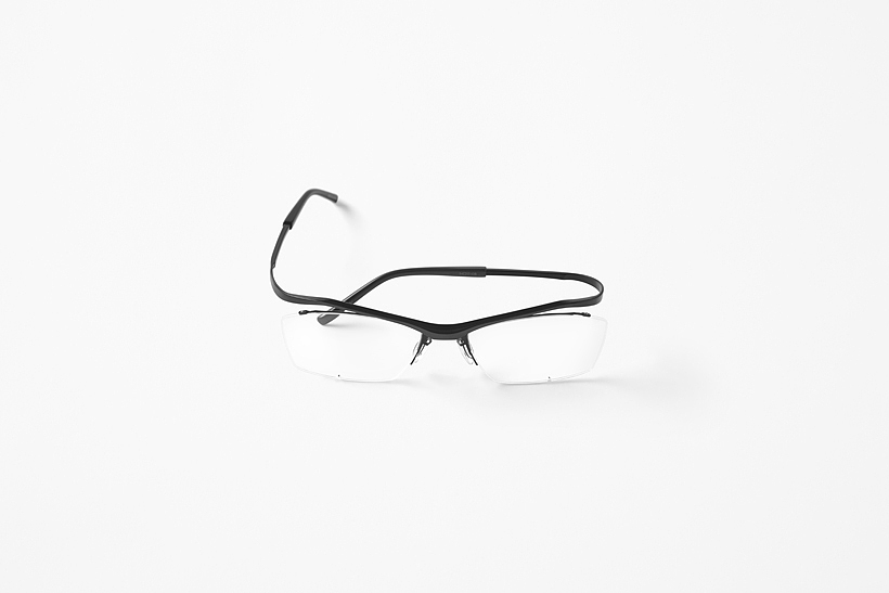 glasses，Material application，Sato Da，By bending thin titanium plates without hinges, excellent，