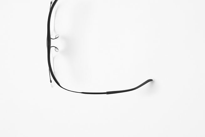 glasses，Material application，Sato Da，By bending thin titanium plates without hinges, excellent，