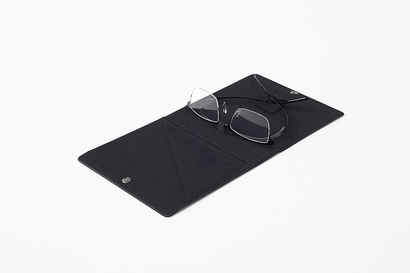 glasses，Material application，Sato Da，By bending thin titanium plates without hinges, excellent，