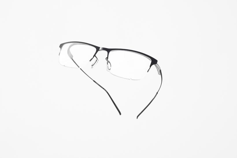 glasses，Material application，Sato Da，By bending thin titanium plates without hinges, excellent，