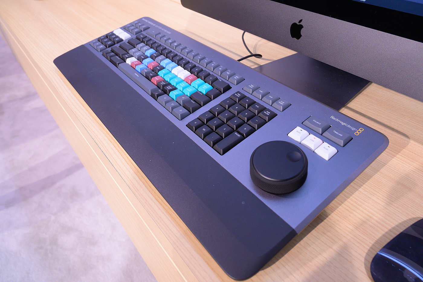 2020 red dot product design award，keyboard，Blackmagic DaVinci，