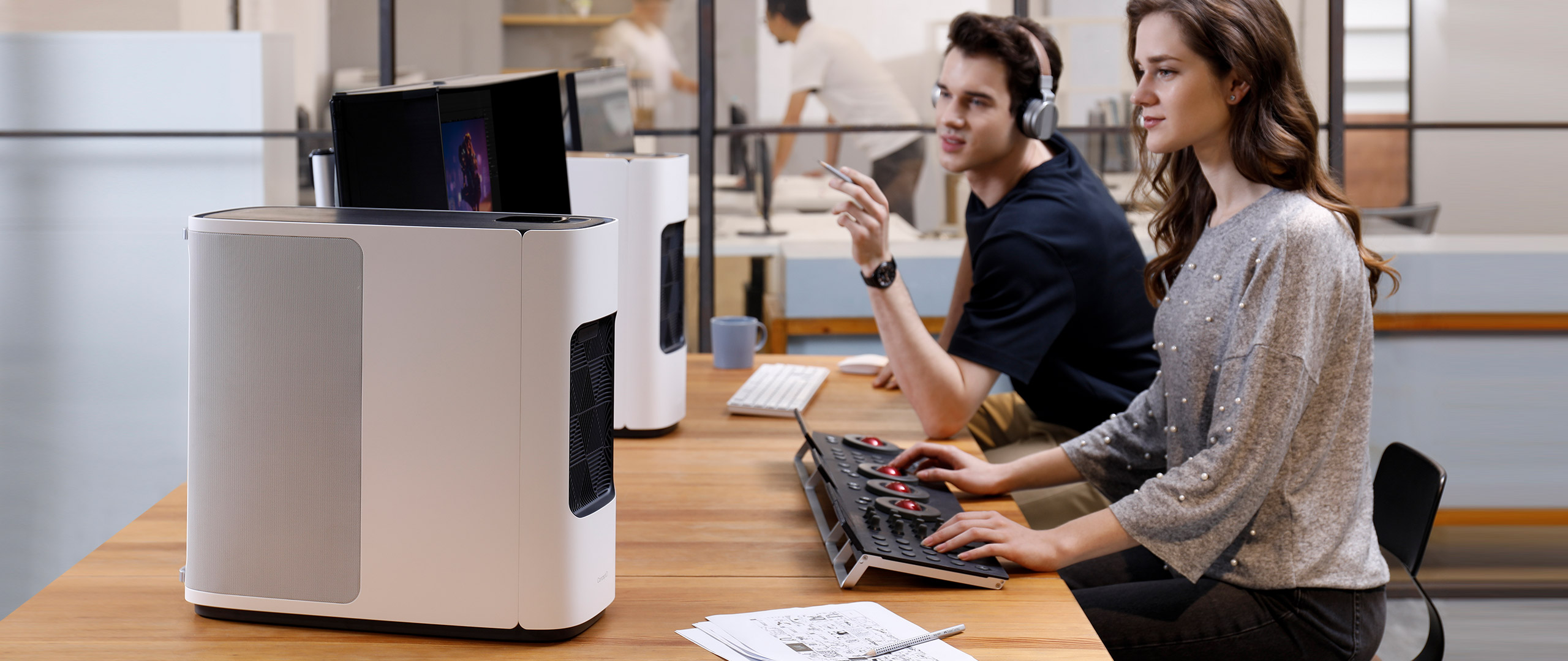 2020 red dot product design award，ConceptD 700，host，be quiet，Wireless charging，