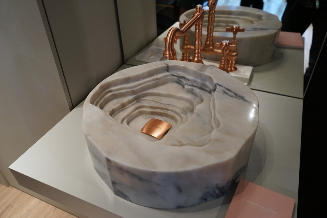 exposition，hourglass，sofa，wallpaper，decorate，