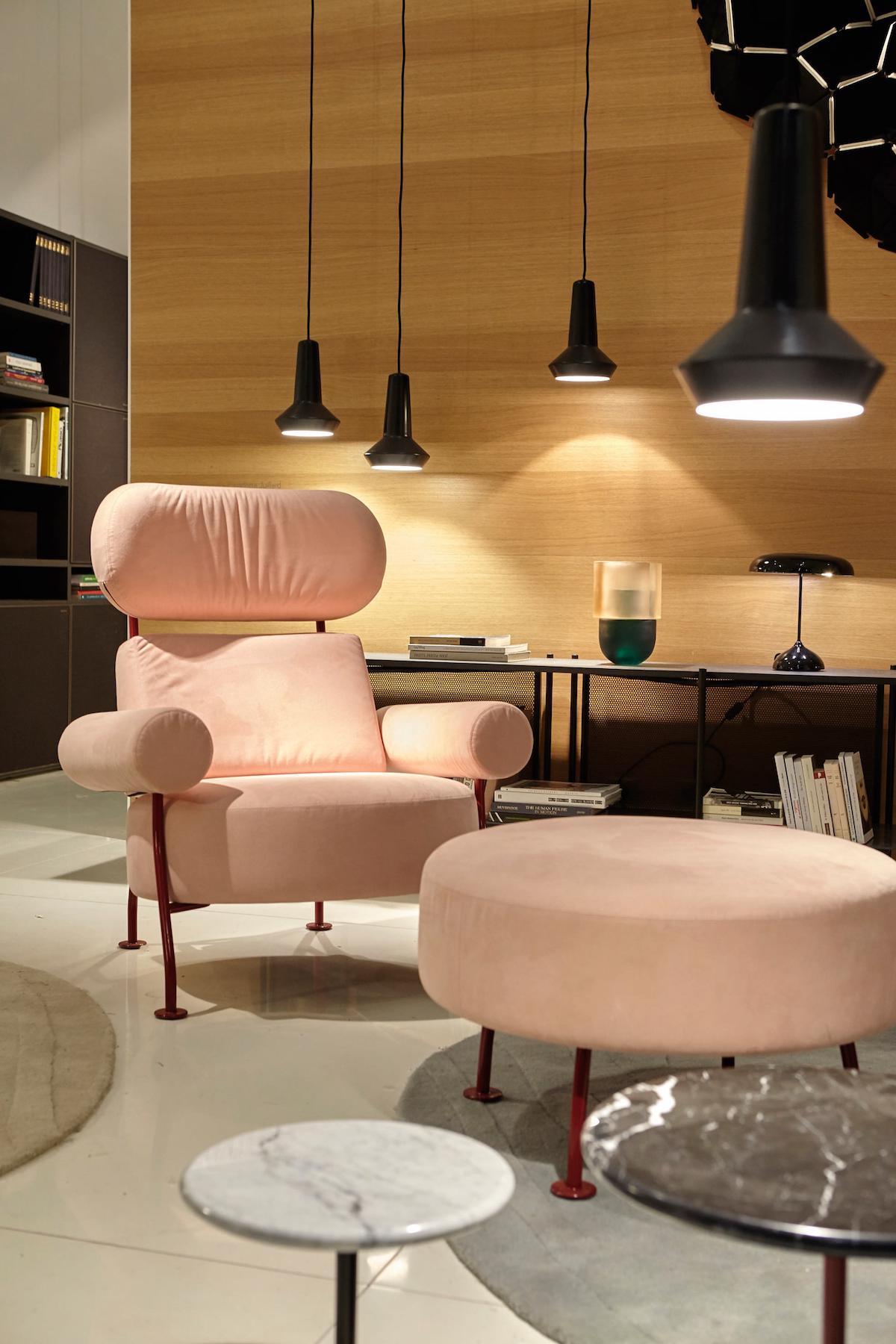 exposition，hourglass，sofa，wallpaper，decorate，