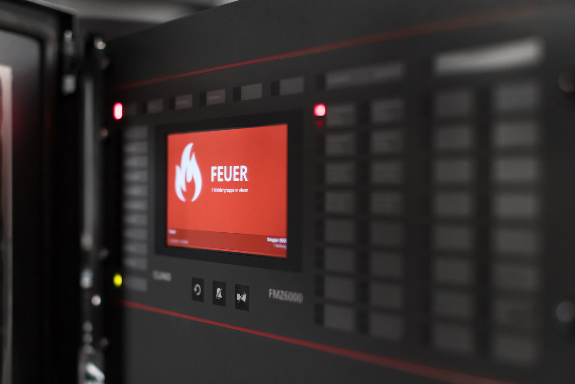 Fire detection and extinguishing control panel，Clunid FMZ6000，industrial equipment ，2020 red dot product design award，