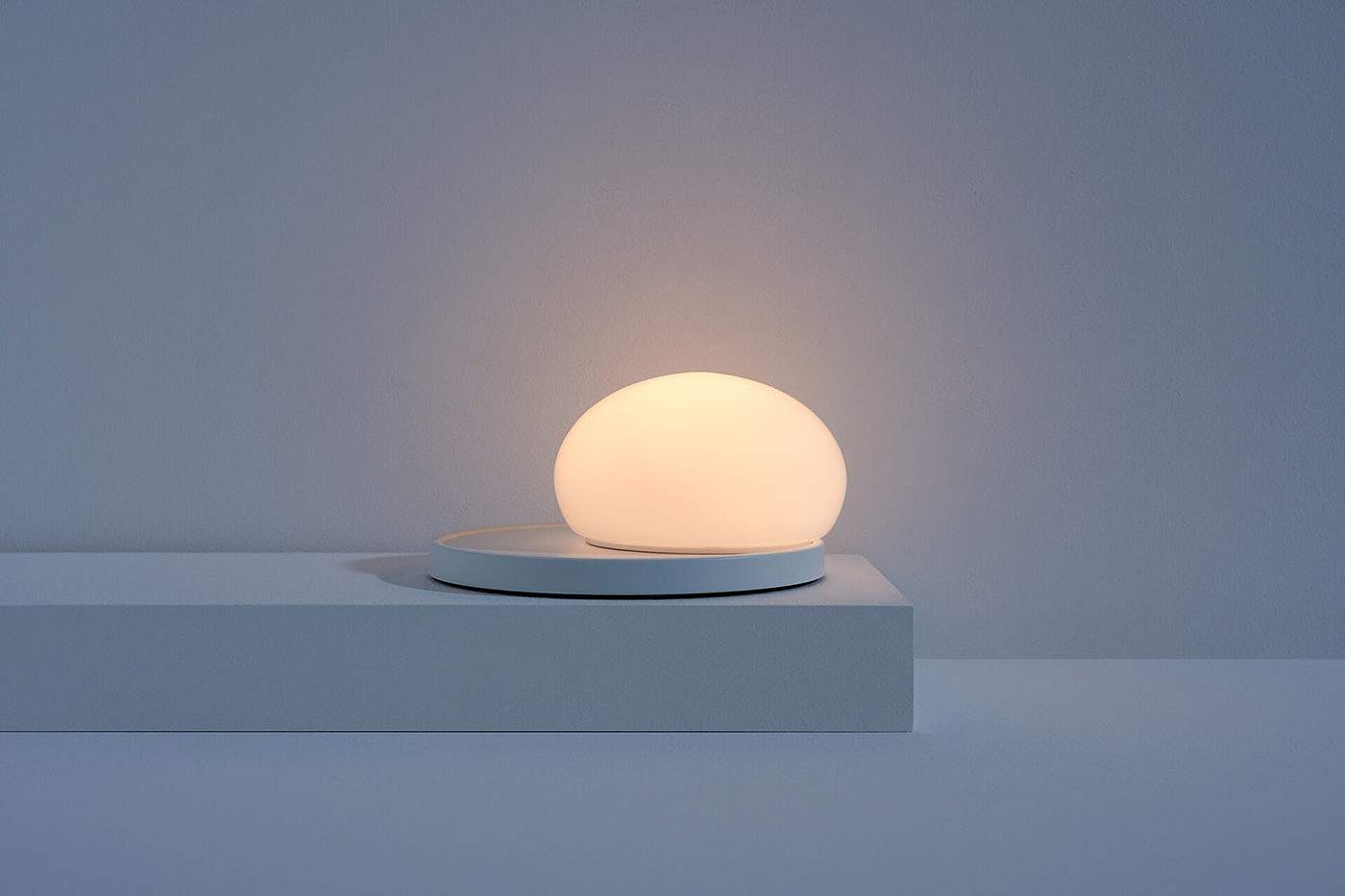 Small ball，Desk lamp，tactile sensation，