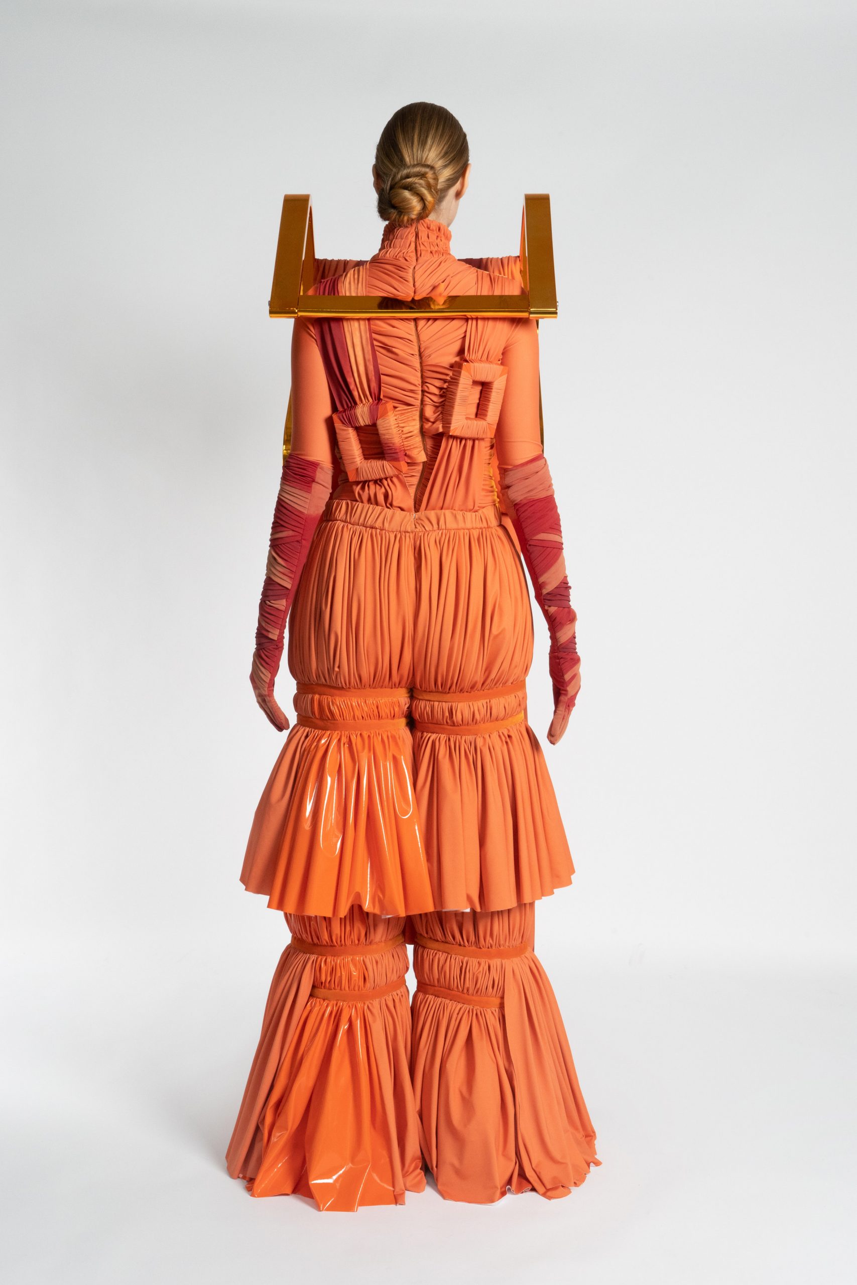 latest fashion，window curtains，chair，fashion，